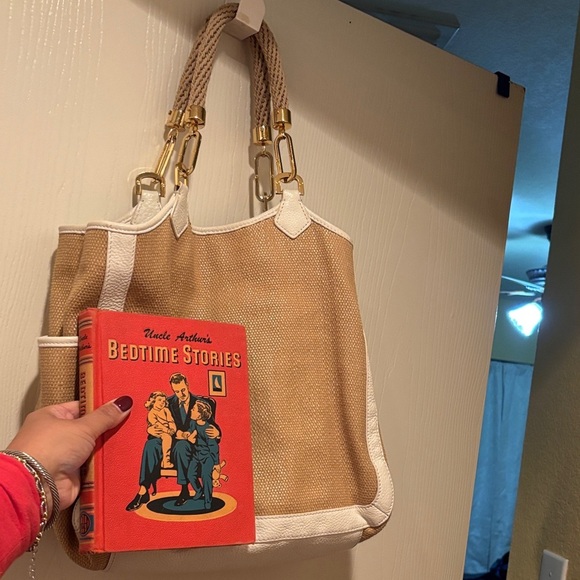 Tory Burch Beige and White Tote with Gold Accents - Picture 7 of 12